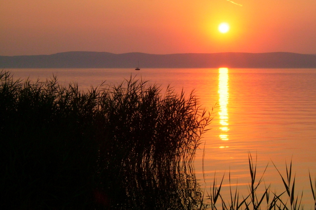Naplemente a Szépkilátón, balatoni panorámával